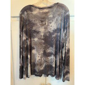 NWT LOGO by Lori Goldstein Watercolor Printed Ssheer Cardigan Gray, Size Medium